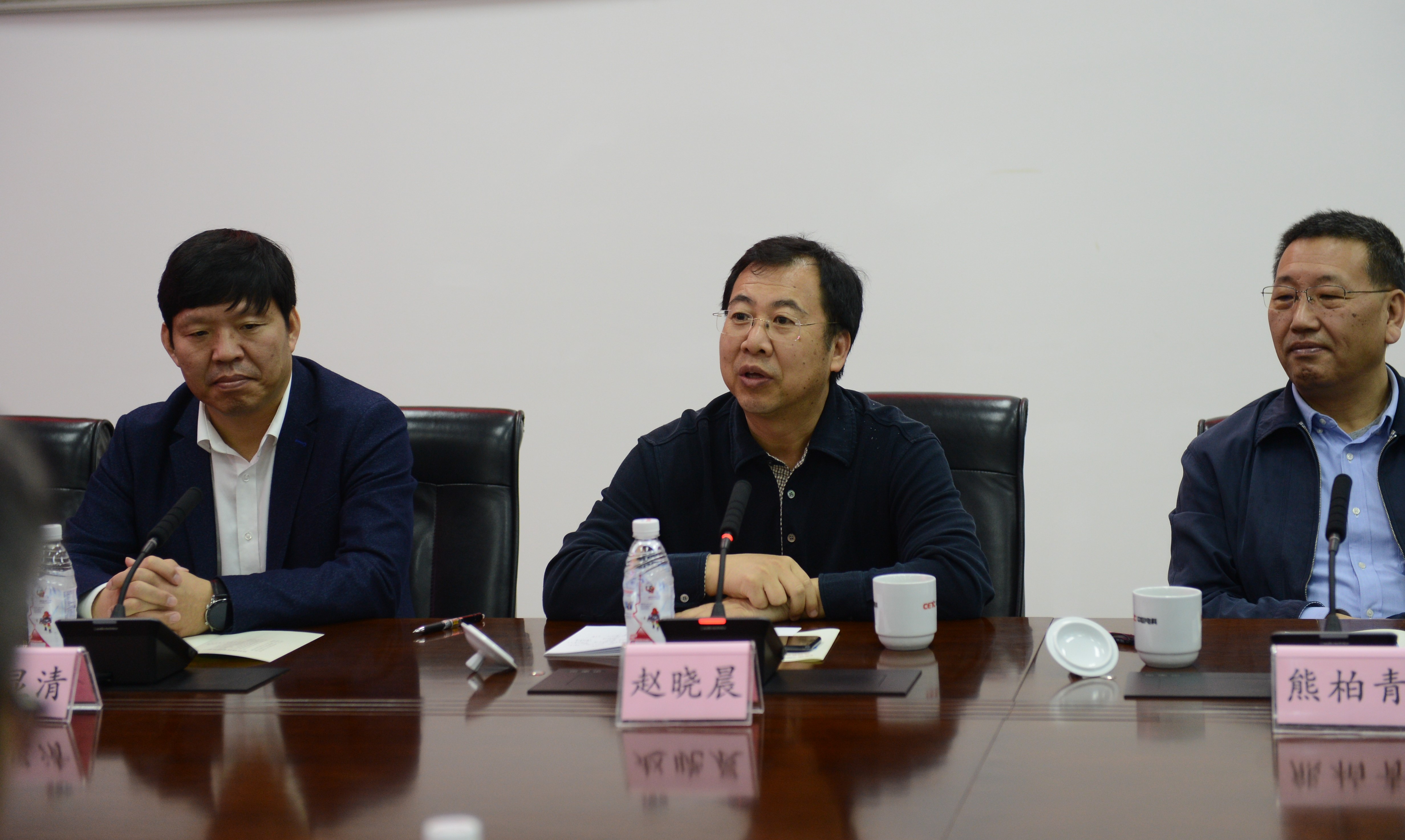 江南官方网页版集团党委书记、董事长赵晓晨一行走访江南(中国)电科29所