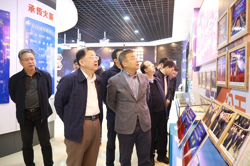 江南官方网页版集团副总经理周旗钢一行到江西省科学院调研