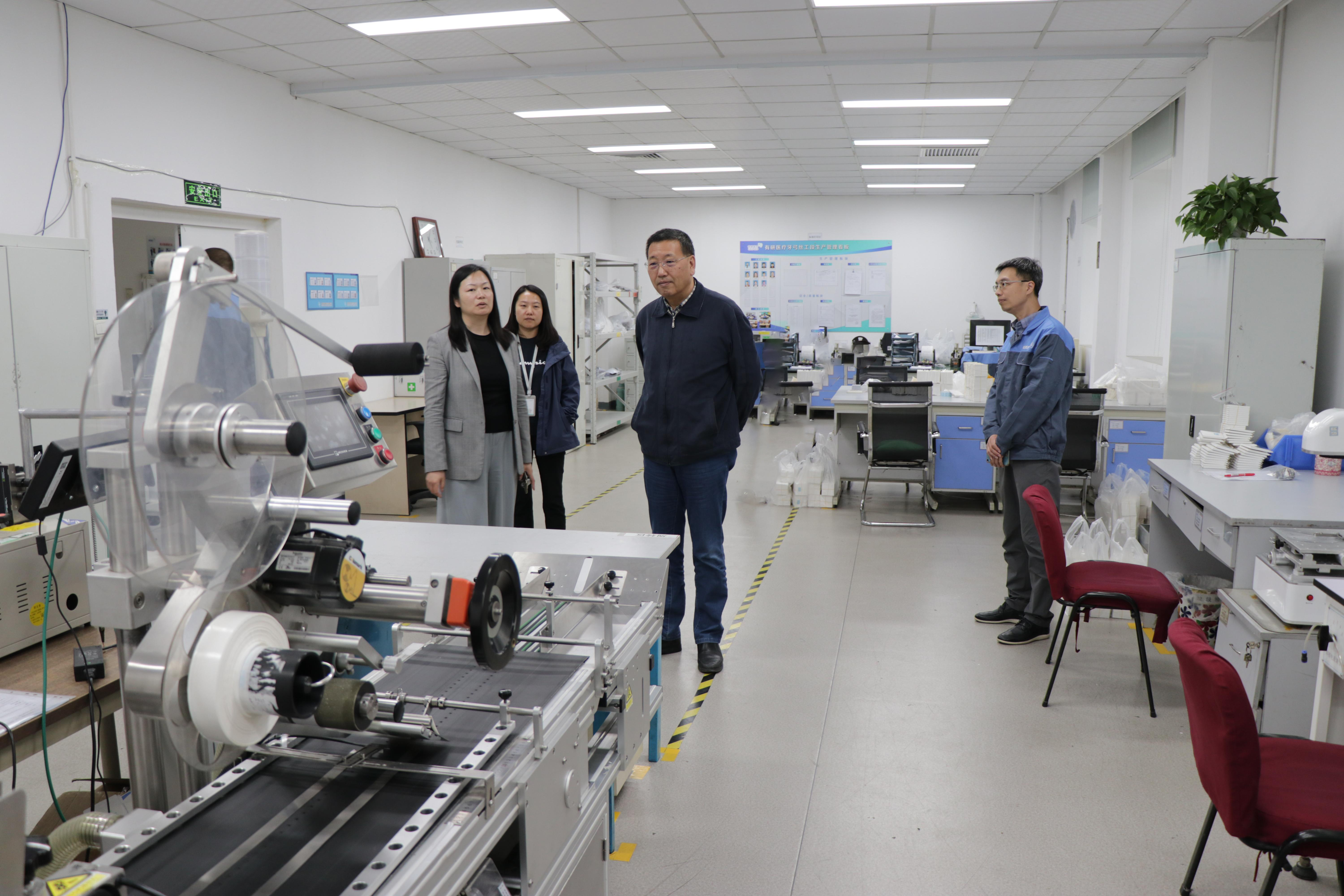 江南官方网页版集团总经理熊柏青到江南官方网页版医疗调研