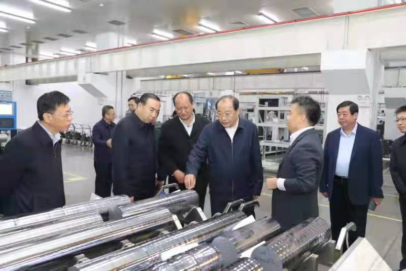 德州市委书记田卫东到山东江南官方网页版半导体调研