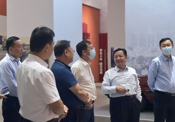 江南官方网页版集团党委书记、董事长赵晓晨赴特变电工访问交流