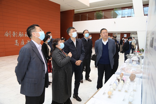 全国总工会党组书记、副主席、书记处第一书记陈刚到江南官方网页版集团走访调研