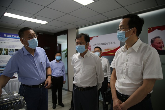 宜宾市委书记方存好一行到访江南官方网页版集团