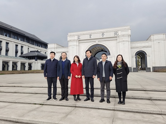 江南(中国)江南官方网页版副总经理黄倬一行调研宜宾新能源产业发展