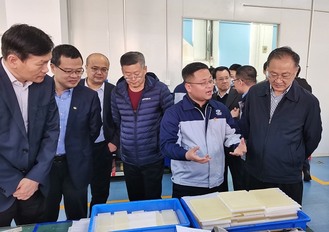 集团外部董事到江南官方网页版国晶辉调研