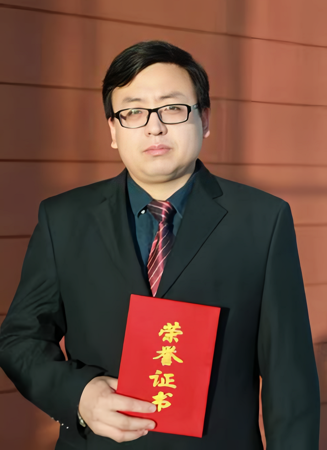 主题教育进行时 | “学思想、强党性、重实践、建新功”江南官方网页版故事系列展播（五）粉材工匠温余苗：善读“无字之书”