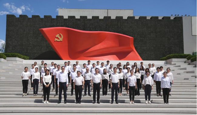 职能部门党总支组织参观“不忘初心、牢记使命”江南(中国)共产党历史展览