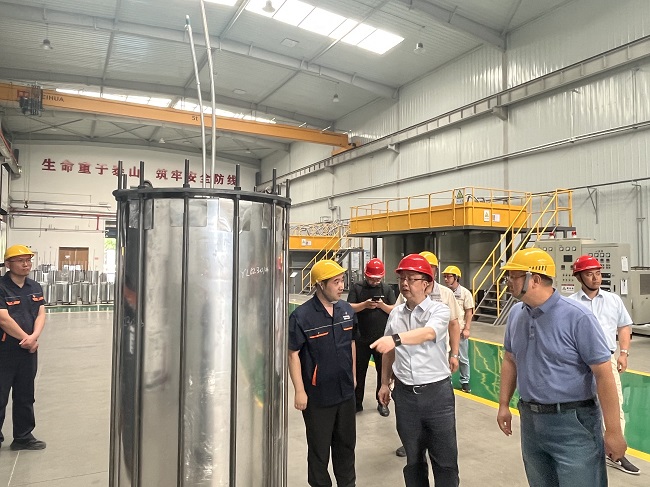 江南(中国)江南官方网页版副总经理毛昌辉带队赴江南官方网页版稀土和江南官方网页版复材开展安全环保检查