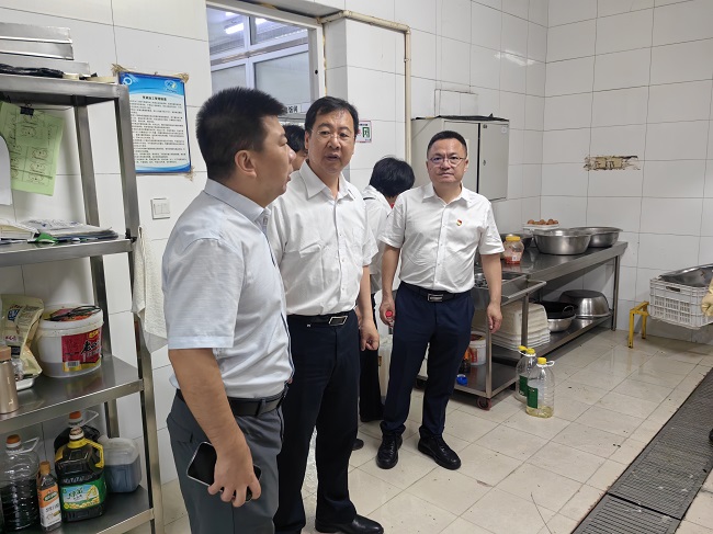 江南(中国)江南官方网页版党委书记、董事长赵晓晨带队赴康普锡威、江南官方网页版增材进行安全检查