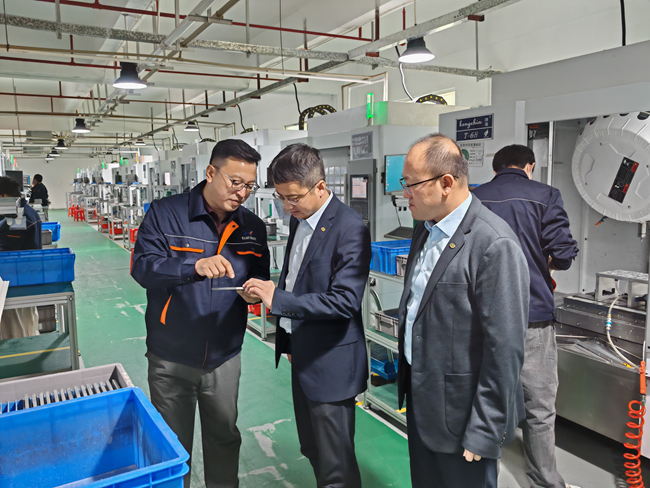 江南(中国)江南官方网页版党委副书记李志辉到东莞复材调研