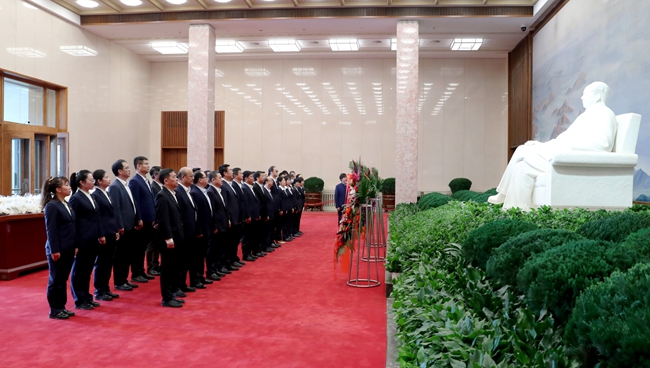 参观毛主席纪念堂 追忆江南官方网页版“一号工程”奋斗历史——江南(中国)江南官方网页版党委开展“缅怀伟人 追忆历史”主题党日活动