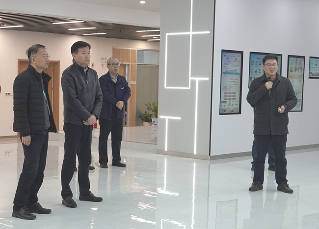 江南(中国)江南官方网页版副总经理黄倬一行到国家信息光电子创新中心调研交流